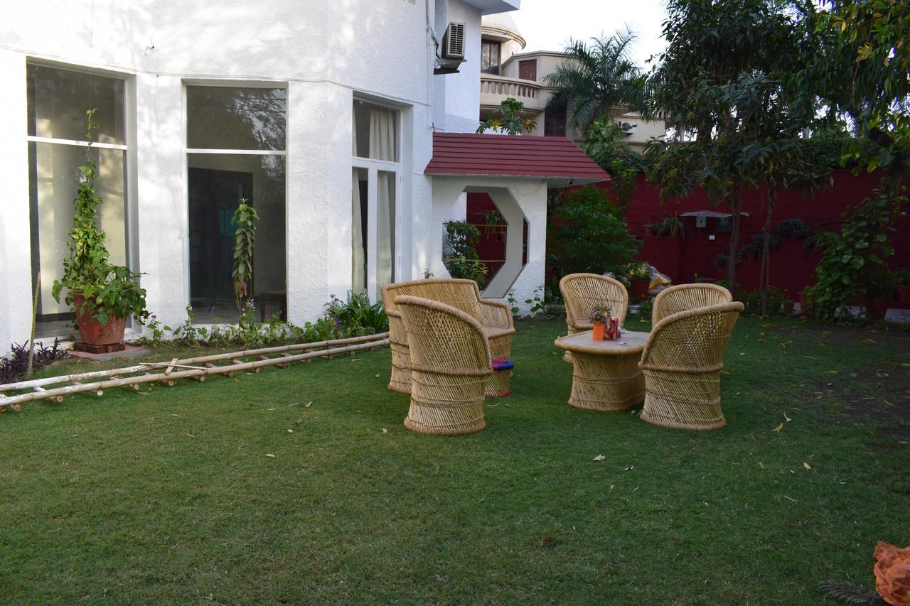 Roots Hostel New Delhi Exterior photo
