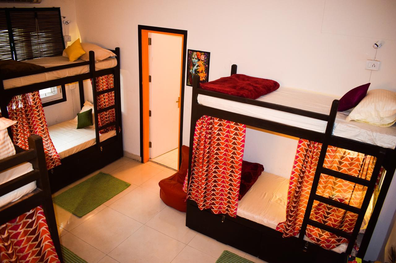 Roots Hostel New Delhi Exterior photo