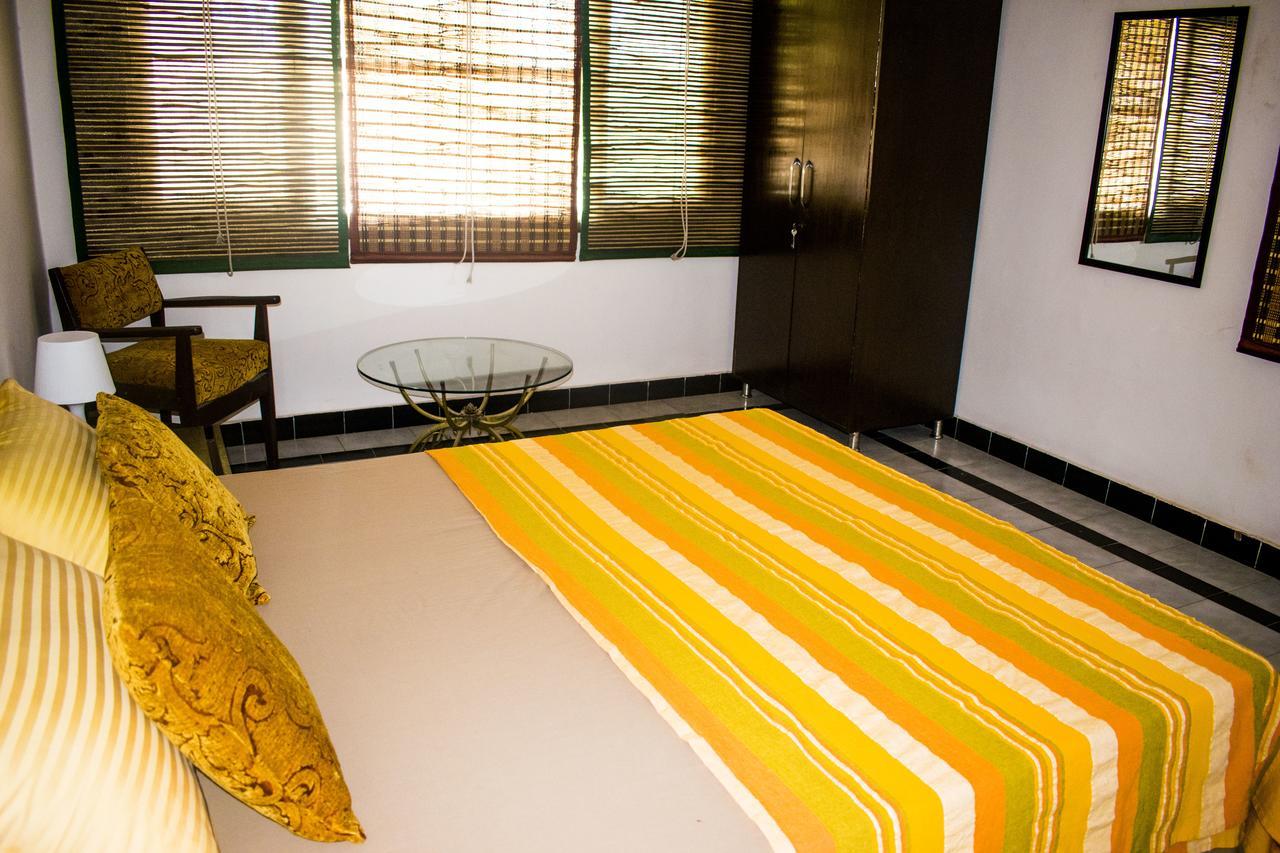 Roots Hostel New Delhi Exterior photo